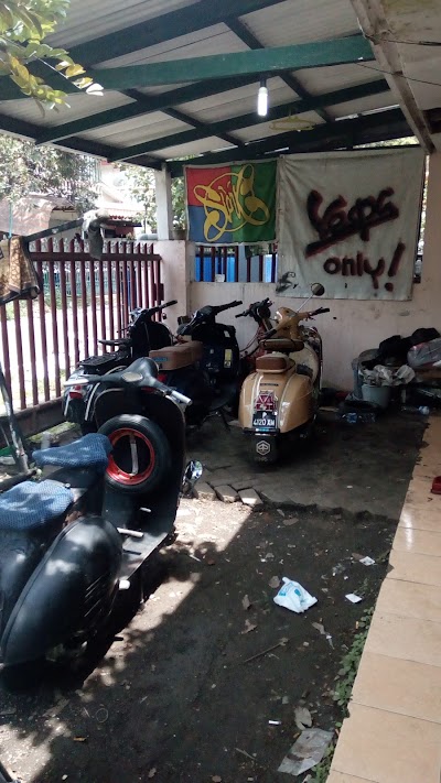 Photos of SANTAI Garare (Beach Boy's Scooters)