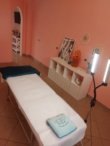Studio extension ciglia di Anna Tkachenko Gallery - Italy