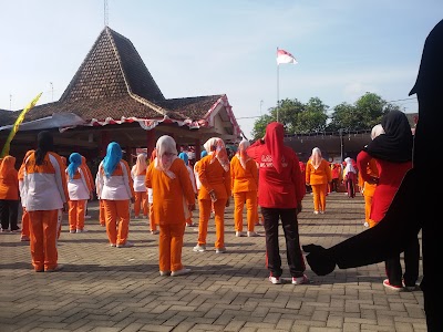 Photos of Agus Ma'arif (Sofenir Jepara)