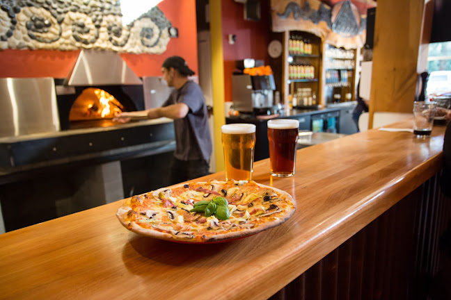 Eddyline Pizzeria & Brewpub - Restaurant