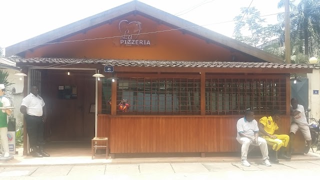 LA PIZZERIA