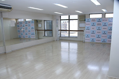 Escola de Dança Adriana Miranda