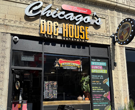 Chicago's Dog House, restaurant in Chicago