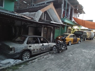 Photos of Dodd's Garage Colouring Spray (bengkel cat)