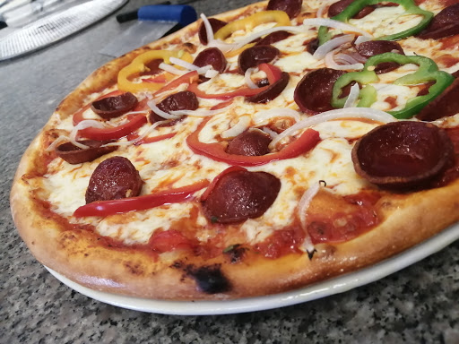 Photo 2 - FAMILLY pizza