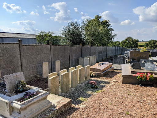 Reumont Commonwealth War Graves - Thumbnail