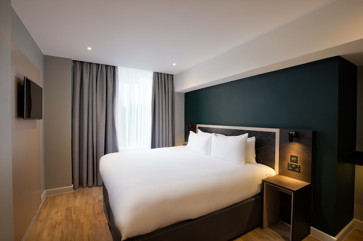 Royal National Hotel by null