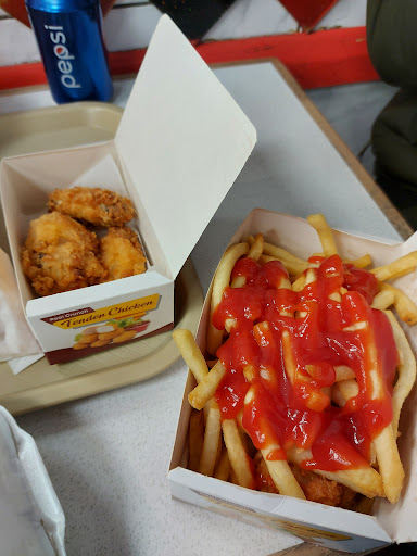 Dellas Chicken
