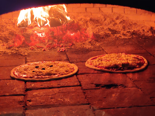 Photo 2 - Au Four d'Esconne Pizza à emporter au feu de bois