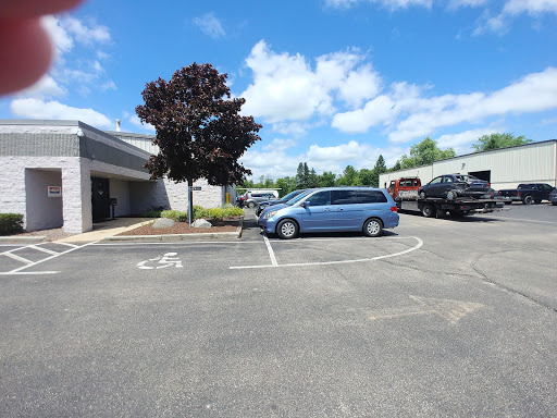 Silver Lake Auto & Tire Centers Hartland Gallery - United States
