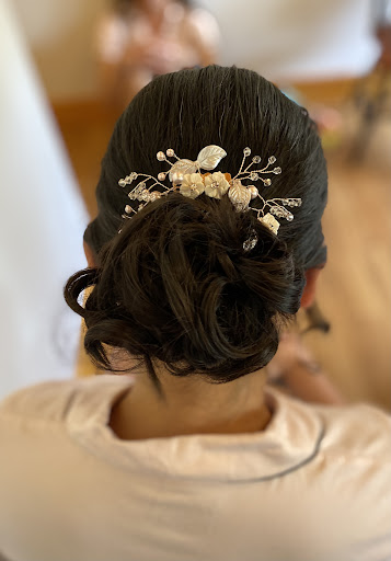 Mirror Mirror Hair Studio - Thumbnail