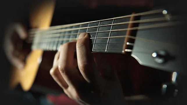 Robert Povey Guitar Tuition