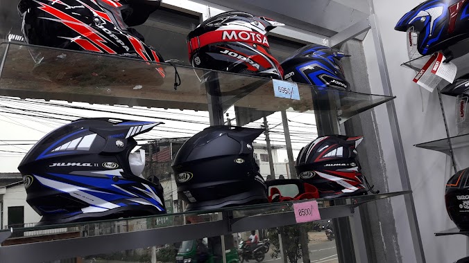 A M T Motors Helmet Dealers, Author: Zulfee Maharoof
