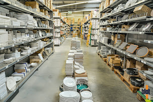 Photo n°4 de SAS BLOT à Trouville-sur-Mer (Magasin de vêtements professionnels)