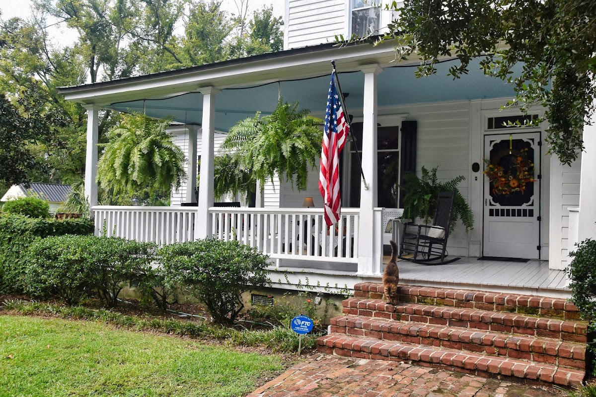 Heller House Inn