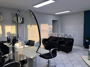 Photo n°5 de Plein Sud Coiffure - Salon de coiffure à Doué-la-Fontaine à Doué-en-Anjou (Esthéticien)