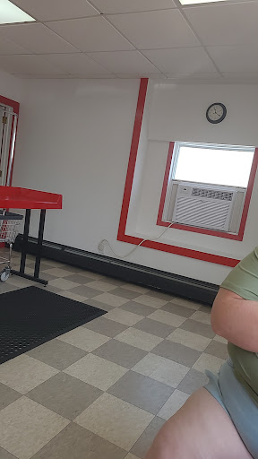 Red Robin Laundromat - Thumbnail
