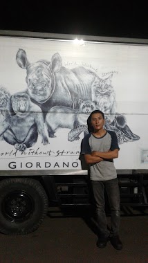 Giordano Warehouse, Author: Banon 369