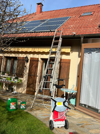 M Sauzer nettoyage Toiture ravalement façade peinture sur toiture