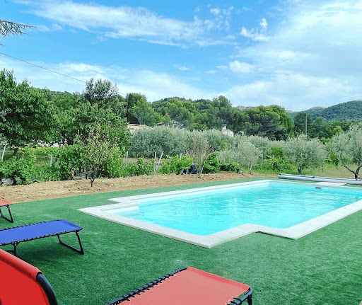 Photo de LES GRANDS PRÉS DES BARONNIES - La Muse :Location gite avec piscine,grande capacité,face aux Dentelles de Montmirail,Vaucluse à Sablet (84110)