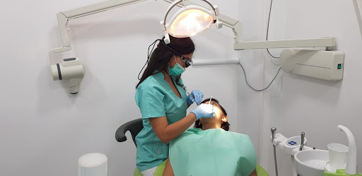 Blu Dental - Clínica dental Navas del Rey