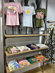 Photo n°2 de Esprit de Marques Poissy à Poissy (Magasin de vêtements)