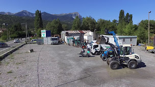 Photo n°2 de Loc'Mat Embrun à Crots (Agence de location de matériel)
