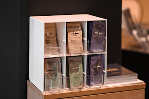 Photo n°10 de Salon Coiffure Carré d'Art Champfleury - Avec ou sans rendez-vous à Champfleury (Magasin de produits de beauté)