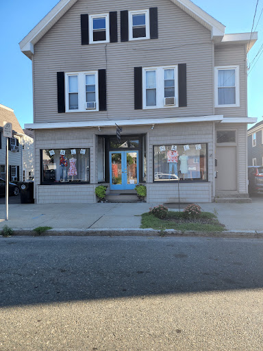 Compliments Consignment - Visual
