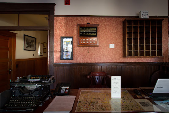 Hotel Vendome by null