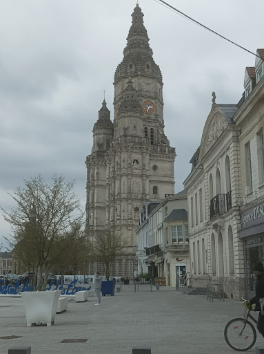 Église catholique Notre-Dame-des-Malades à Saint-Amand-les-Eaux - Thumbnail