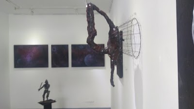 Photos of La Caja Galer&iacute;a