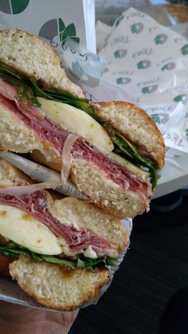 Nina's Bagel