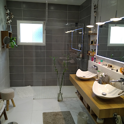 Photo n°1 de JCT Rénovation - Rénovation salle de bain à Chaumes-en-Retz (Carreleur)