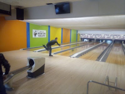 Play-Mor Lanes