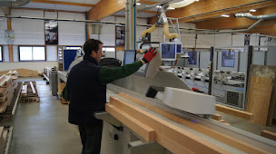 Photo n°23 de S.M.T. Escaliers à Theix-Noyalo (Atelier de menuiserie)