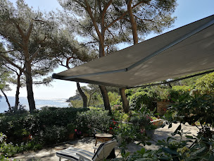 Photo n°8 de Alu Bormes Stores à Bormes-les-Mimosas (Fournisseur de fenêtres)