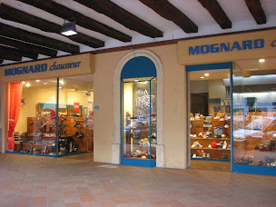 Photo n°1 de Chaussures Mognard Femmes Enfants Hommes à Valence (Magasin de chaussures)
