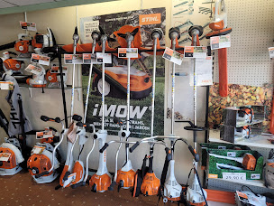 Photo n°3 de Louet Motoculture - concessionnaire Peugeot Motocycles à Combourg (Magasin de matériel de motoculture)