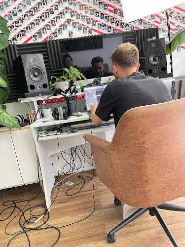 http://www.vocalsessions.co.uk/