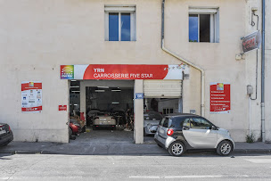 Photo n°3 de CARROSSERIE JRN à Marseille (Garage automobile)