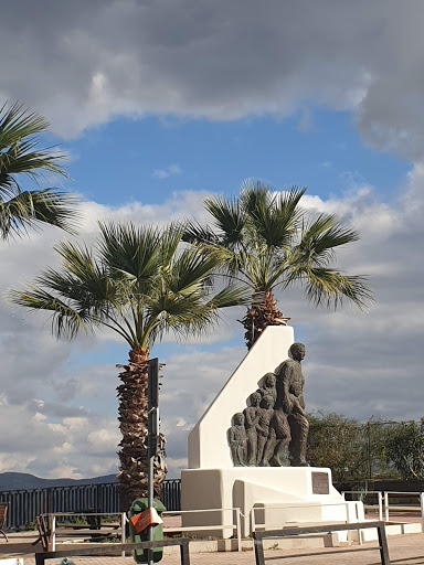 Monumento a Don Bosco