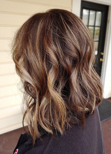 Salon on E - Visual
