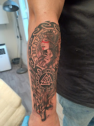 Photo n°12 de Tattooshop's18 à Bourges (Tatoueur)