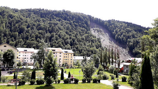 Af1qipon0xt2vukvqwj2yiejz33c78g6vmd0yle9lm98=s516 K No