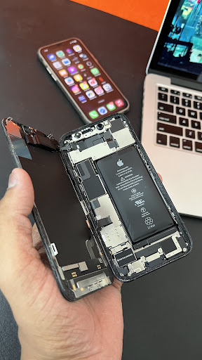 Battery swollen? No problem. Battery replacement at affordable price. We use genuine spare parts… post image