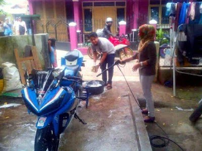 Photos of Alif Cuci Motor