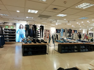 Photo n°12 de C&A à Cergy (Magasin de vêtements pour femmes)