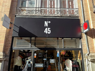 Photo n°26 de N°45 à Toulouse (Magasin de vêtements)