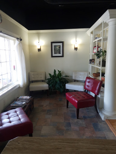 Bangs Salon - Visual